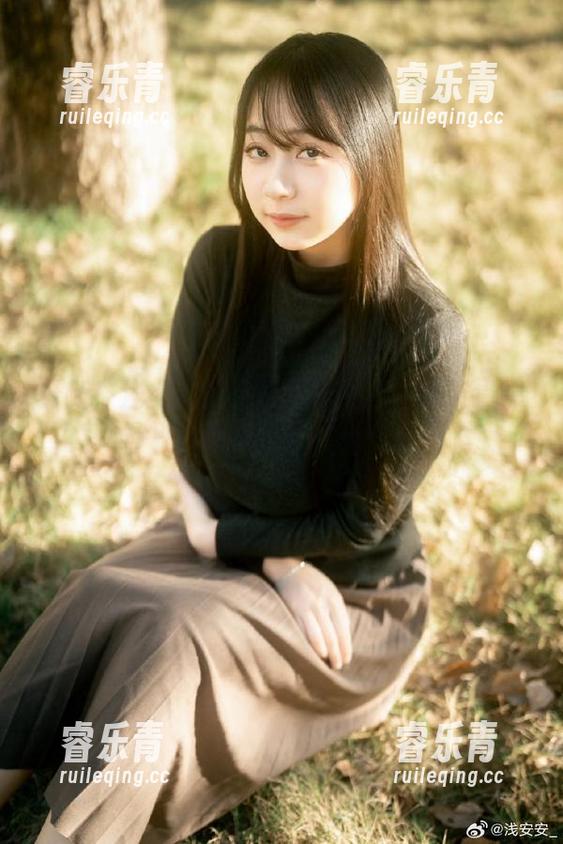 浅安安 最新!浅安安的夏日写真图片,捕捉清凉季节里的每一份美好!.txt