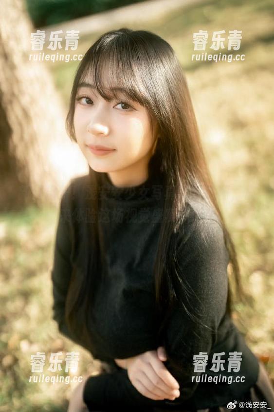新鲜出炉！浅安安少女写真最新资源，快来体验这场视觉盛宴！.txt