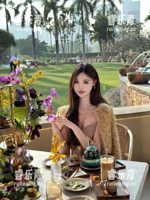 微密圈 - 在线欣赏海豚baby的礼服图集，感受无处不在的萌元素！.txt