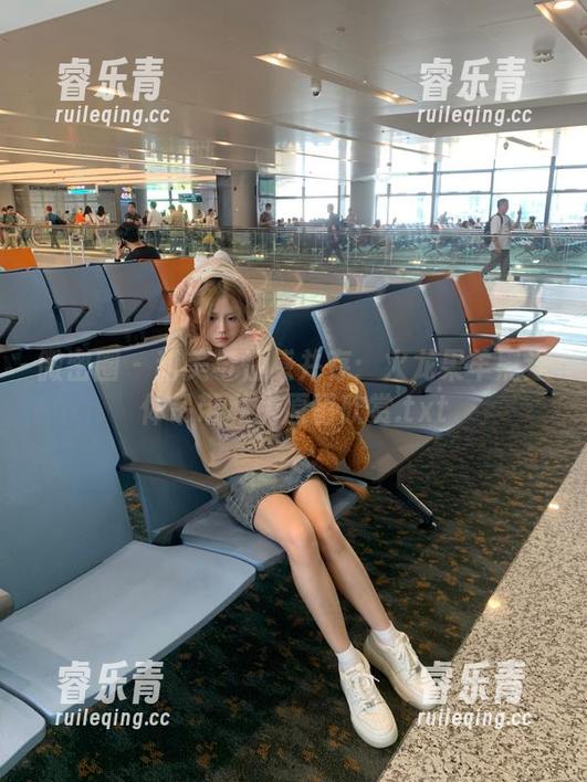 火龙果羊 微密圈 - 甜美与性感并存:火龙果羊黑连体吊带私房原图欣赏.txt