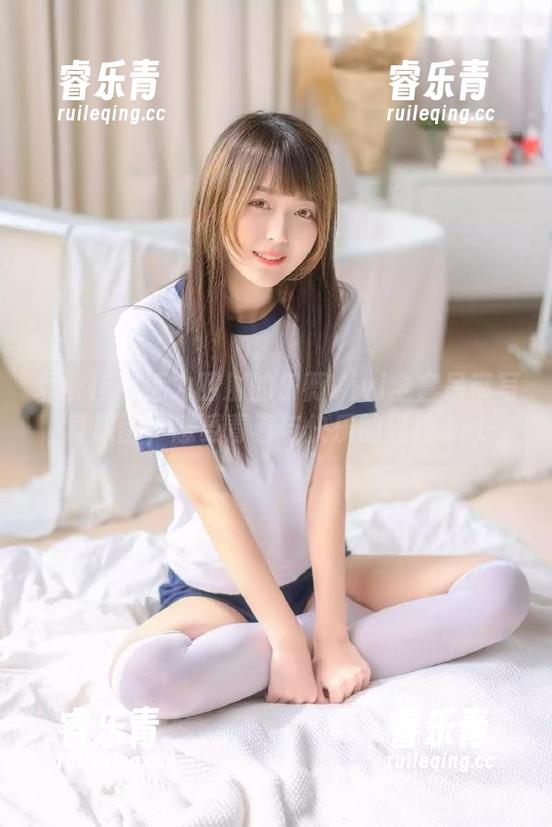 爱蜜社 - 活力四射的乐薇Vivi全套吊带写真原图，感受青春与快乐的碰撞.txt