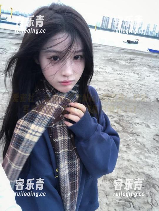 爱蜜社 - 走进张思允Nice的世界：户外写真网盘，带你领略摄影魅力.txt