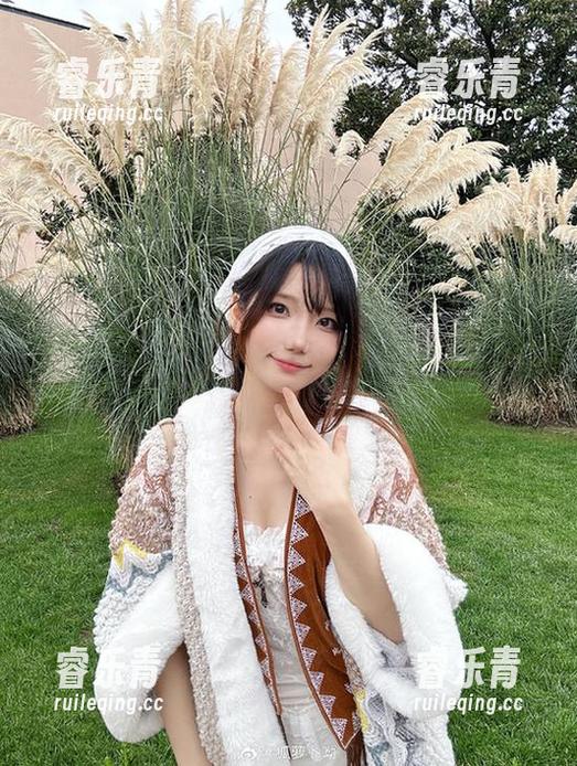 让人欲罢不能的棉袜情节：狐萝卜呦的图集合集，来感受那份温暖！.txt