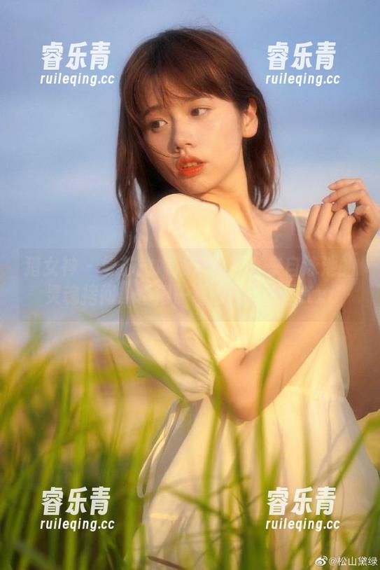 猎女神-曼苏拉娜 猎女神 - 曼苏拉娜泳池合集:来自泳池的灵魂拷问,值得一看的照片套图.txt
