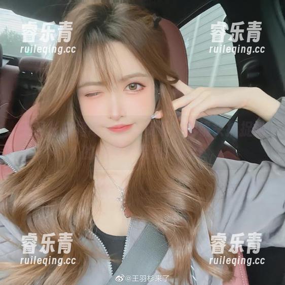 王羽杉白裙高清写真资源，用镜头捕捉她的优雅与灵动！.txt