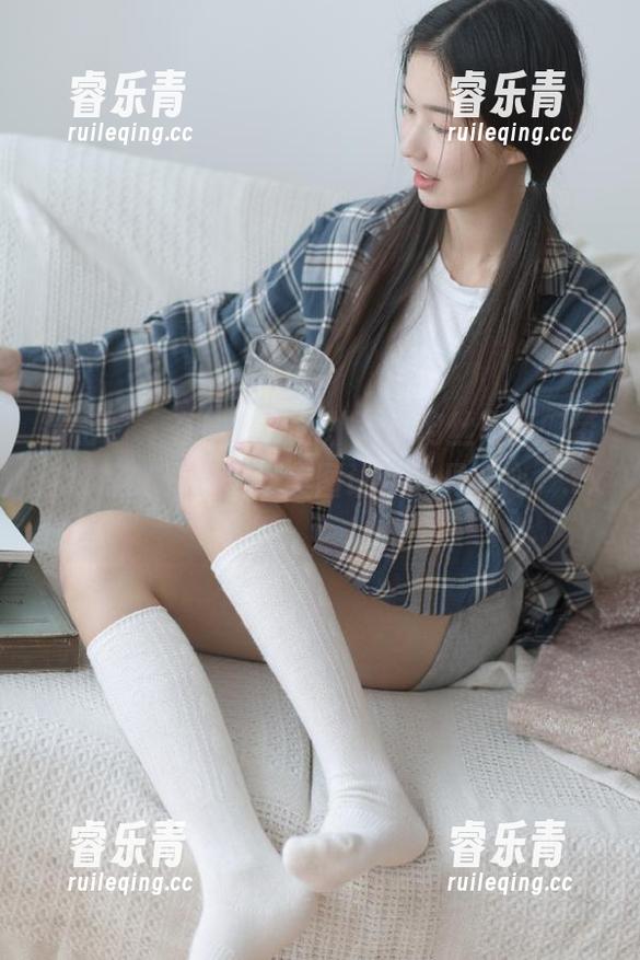 微密圈 - 在线解锁相扑猫的肉丝写真，带你领略她的甜美！美图让你一见倾心。.txt