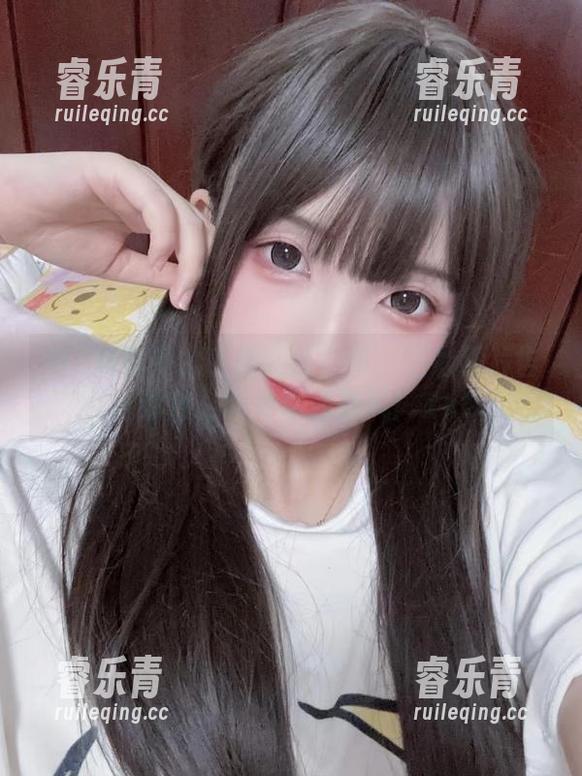 神楽坂真冬 神楽坂真冬水手服在线合集:这组照片告诉你什么叫冬季清凉风!.txt