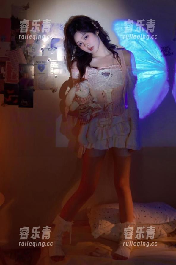 禅雨儿Lynne 微密圈 - 在线浏览禅雨儿Lynne独特牛仔裤写真,图片带你领略休闲与个性的完美结合!.txt