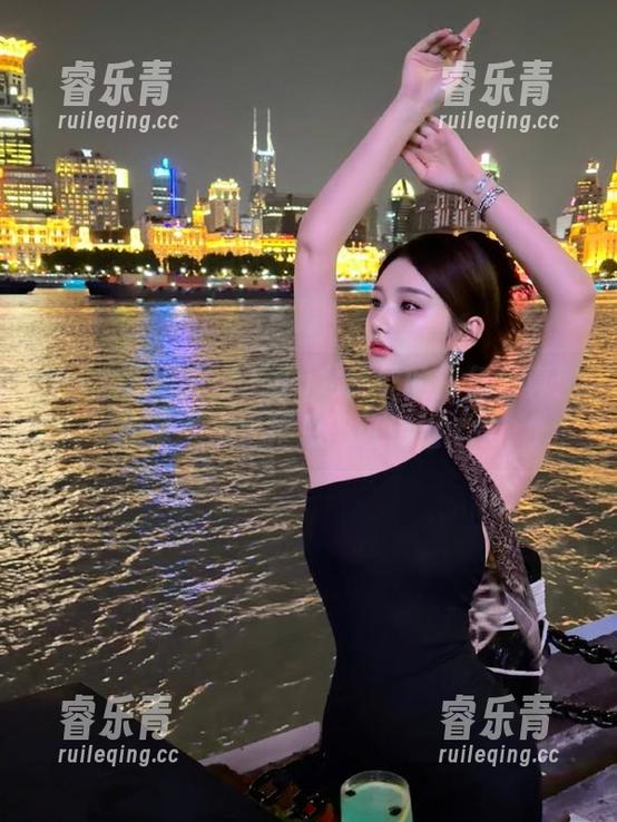 秀人网-Egg尤妮丝 秀人网 - 沉醉于Egg尤妮丝的白色写真:网盘中精彩汇总不可错过.txt