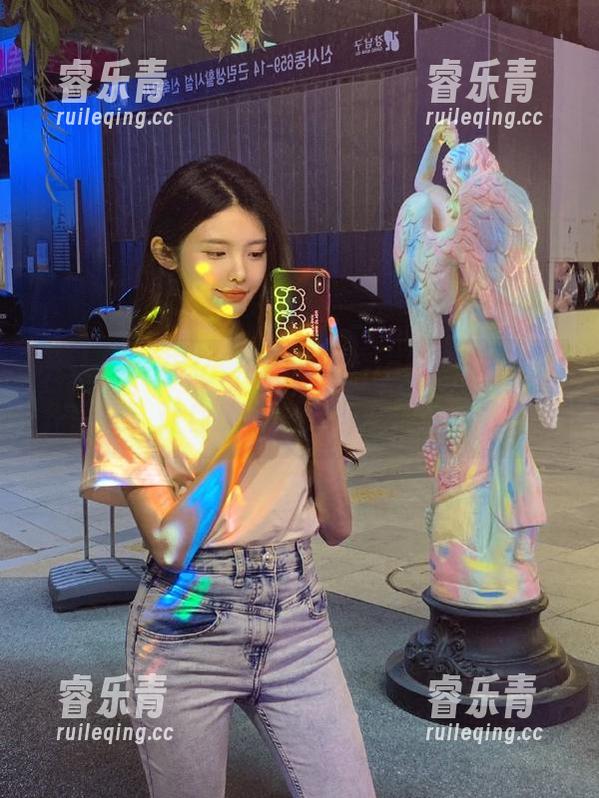 秀人网 - 追忆青春的M梦baby学妹最新作品集，让你感受时光的流转与美好.txt