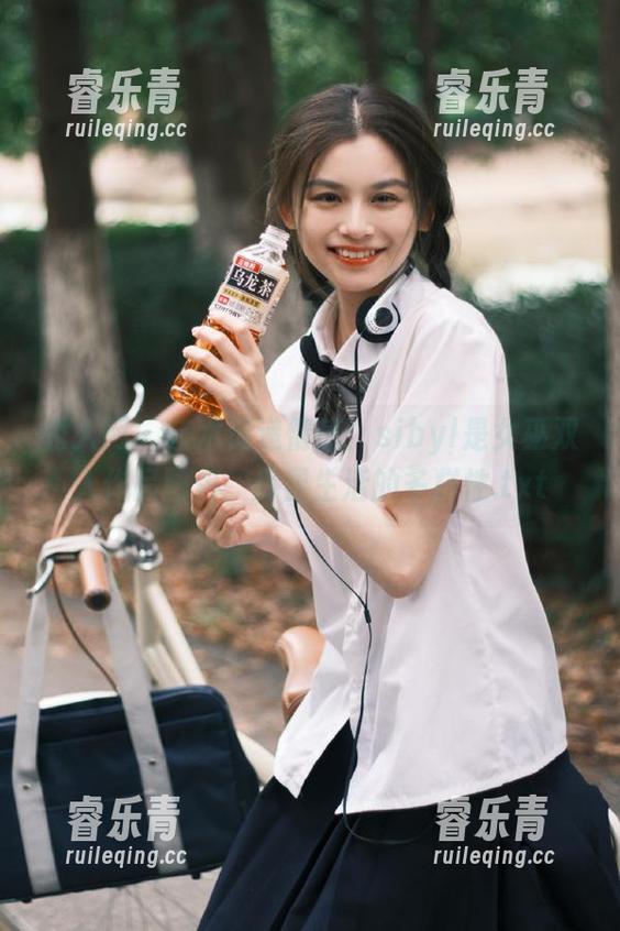 秀人网 - 艺术传递情感：sibyl是女巫双人作品图包，尽显生活的多样性.txt