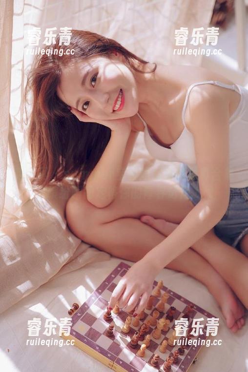秀人网 - summer宝宝短裙在线写真合集，缤纷瞬间定格你的青春记忆.txt