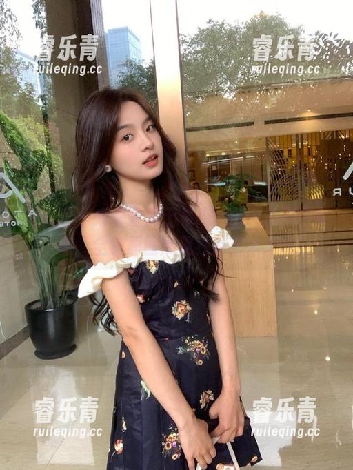 秀人网 - 来看看周于希dummy的黑白灵感，全套原图展现独特艺术.txt
