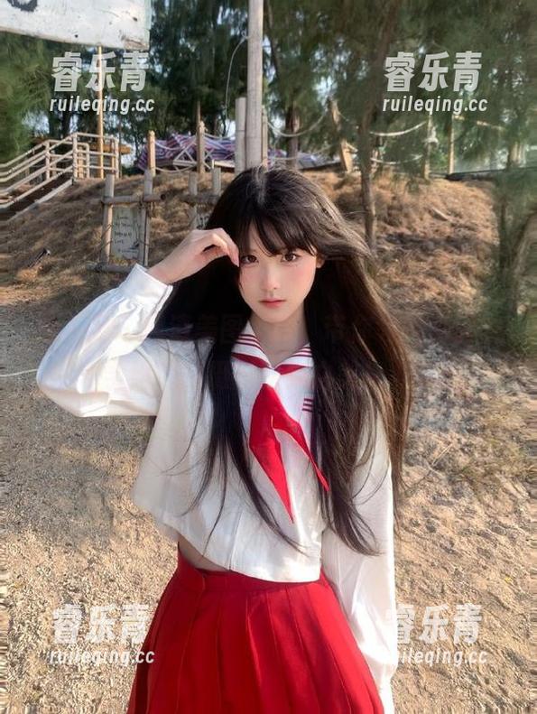 秀人网 - 超清美图来袭，带你领略“唐安学姐”的摄影图集之美！.txt
