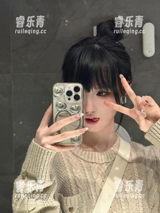 秀人网 - 安然儿女友写真：揭开美丽背后的原图图册故事.txt