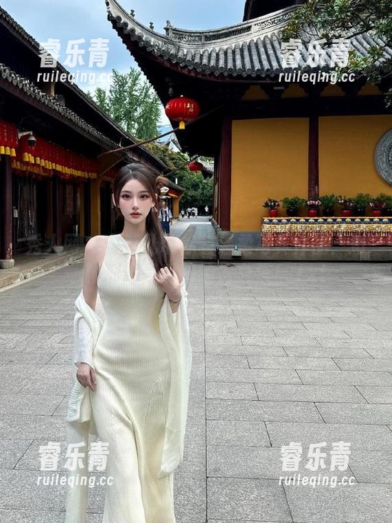 秀人网-安然儿 秀人网 - 安然儿带你看温柔写真作品:每一张都像是爱情的告白信!.txt