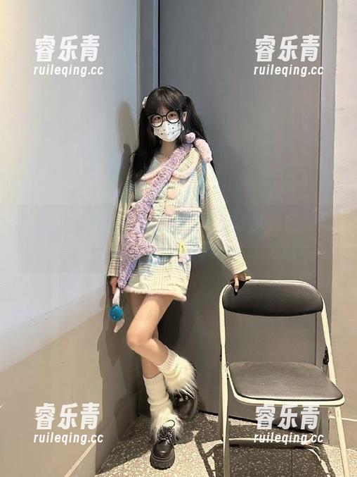 秀人网 - 小爪几的妹妹写真分享，感受每一幅作品背后的故事与情感.txt