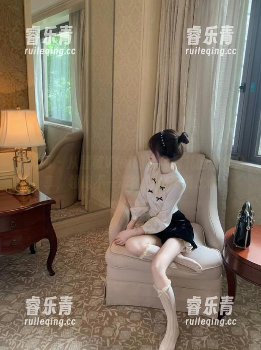 秀人网 - 从慧敏Vivi的视角看礼服图集分享，领略不一样的时尚风情.txt
