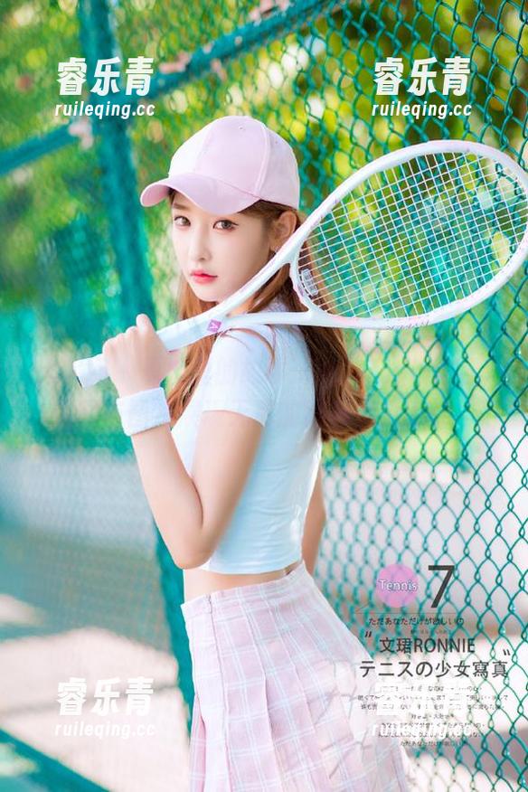 秀人网 - 夏日里的故事：拍黄瓜girl的原图与图片展现无尽的青春活力.txt