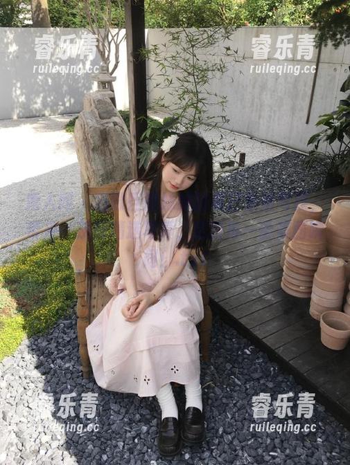 秀人网 - 猫咪巨臀妹妹的夏日生活写照，带来一系列精选写真，定格每一份美丽瞬间！.txt