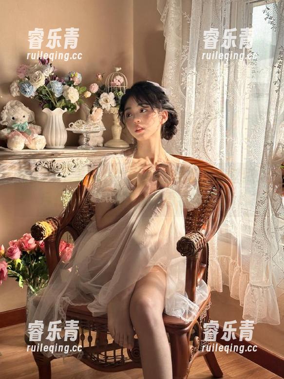 秀人网 - 王婉悠Queen水手服高清壁纸，带你探索海风吹拂的青春故事.txt