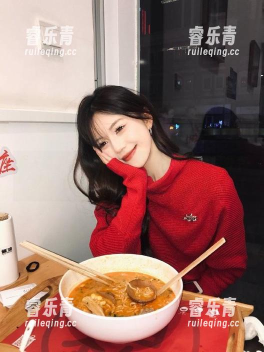 秀人网 - 王馨瑶Yanni少女系列原图分享，记录下每一个瞬间的美丽与感动！.txt