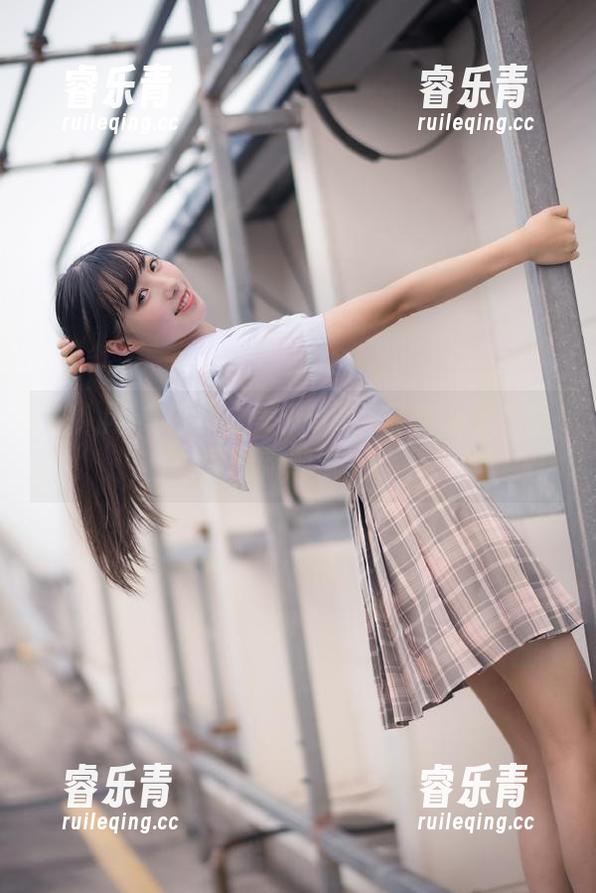 秀人网 - 棉袜之美：玥儿玥最新写真套图展现新潮流.txt