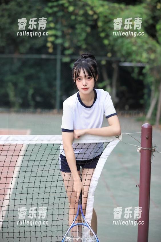 秀人网 - 清新无圣光写真，筱慧cindy的美腿在阳光下绽放无穷魅力.txt