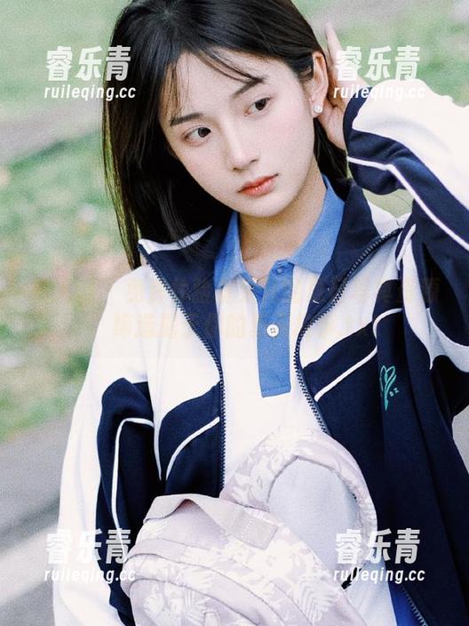 秀人网 - 免费体验糖果儿的夏日写真资源，缔造属于你的夏天故事.txt