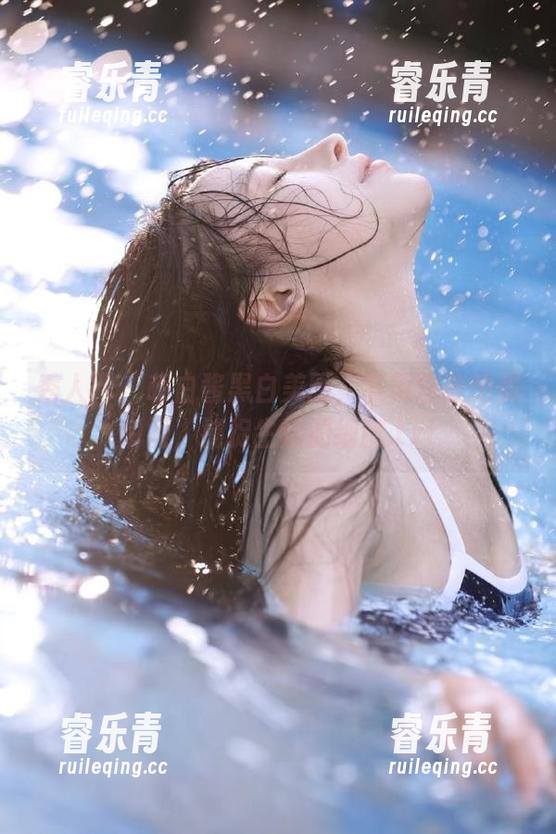 秀人网-萌白酱 秀人网 - 萌白酱黑白美图,下载这些绝美瞬间,捕捉生活的细腻.txt