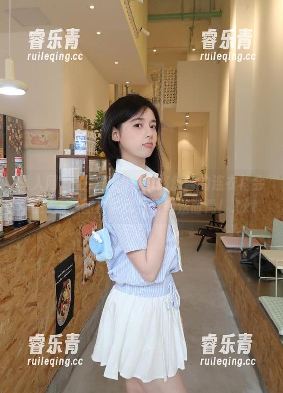 秀人网 - 别眨眼，萝莉悠悠酱的连衣裙会飞！精选图片带你看看魔法时尚！.txt