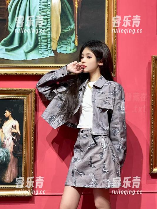 秀人网 - 蓝夏akasha在线写真：隐藏在“秘密”中的美妙瞬间等你来发现！.txt