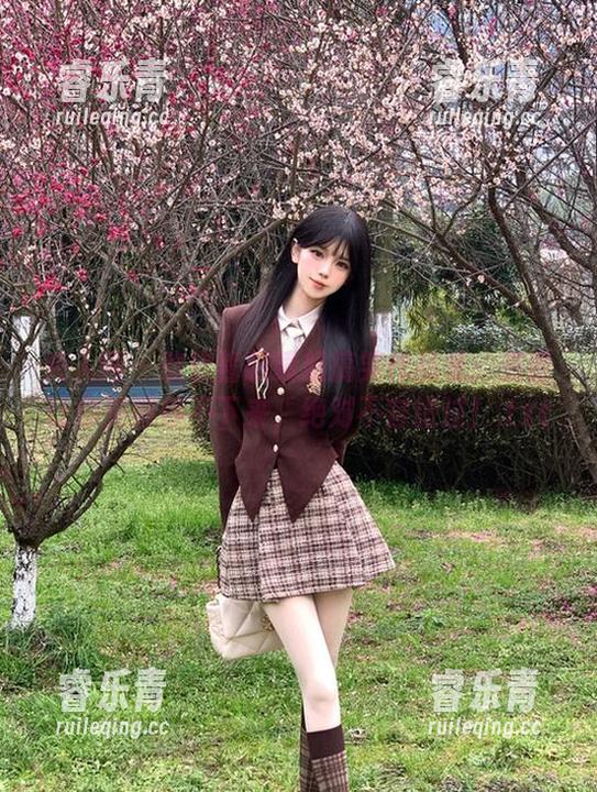 秀人网 - 软软酱眼镜超搞笑作品集：资源让你笑得停不下来，绝对不容错过！.txt