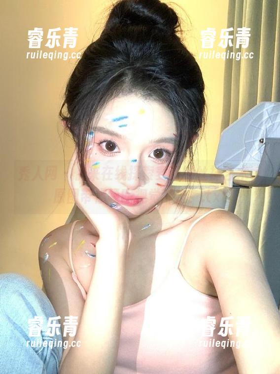 秀人网-麦田 秀人网 - 快来在线探索麦田的丝袜艺术,原图带你领略视觉冲击!.txt