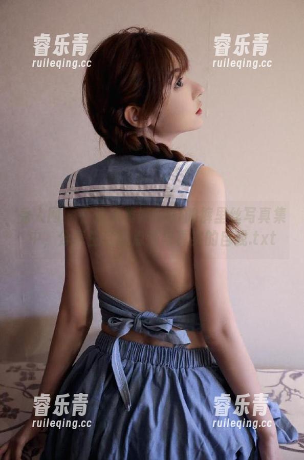 秀人网 - 在这本黄婧GIGI的裤里丝写真集中，分享生活的点滴与真实的自我.txt