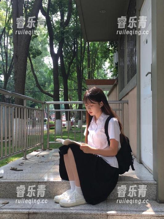 秀人网 - 尽情展现个性：龙女宝宝的套装作品集分享与风格解析.txt