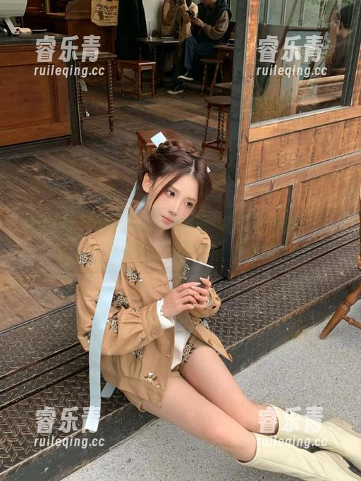 微密圈 - 珍藏紫色哒豚豚的早期美拍：一起来分享她的美图与视频精彩.txt