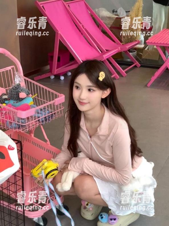 绮梦摄影-月月 绮梦摄影 - 领略月月的清纯之美,高清写真让你心驰神往.txt