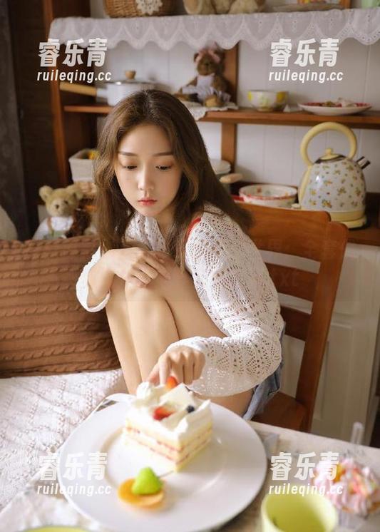 绮梦摄影 - 走进章章的和服世界：全套优雅图片尽显其文化底蕴.txt