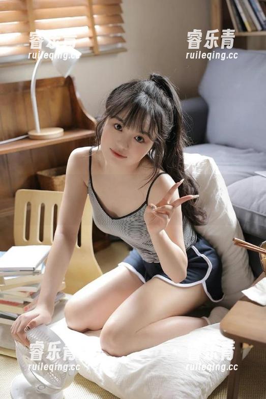 美媛馆 - 视觉盛宴：唐琪儿il高清长腿写真资源，展现无与伦比的美丽！.txt