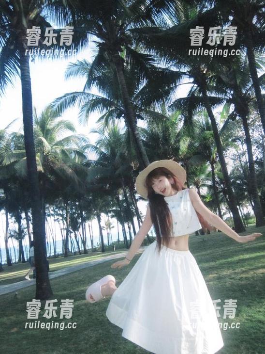 美媛馆 - 最新小海臀rena办公室写真作品集：让你感受魅惑职场气息.txt