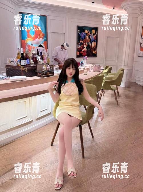 美媛馆 - 小海臀rena白衬衫系列尽在这里，超美免费照片，快来收藏！.txt