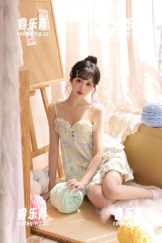 美媛馆 - 发现王馨瑶yanni办公室系列写真，免费照片让你感受不一样的职场之美！.txt