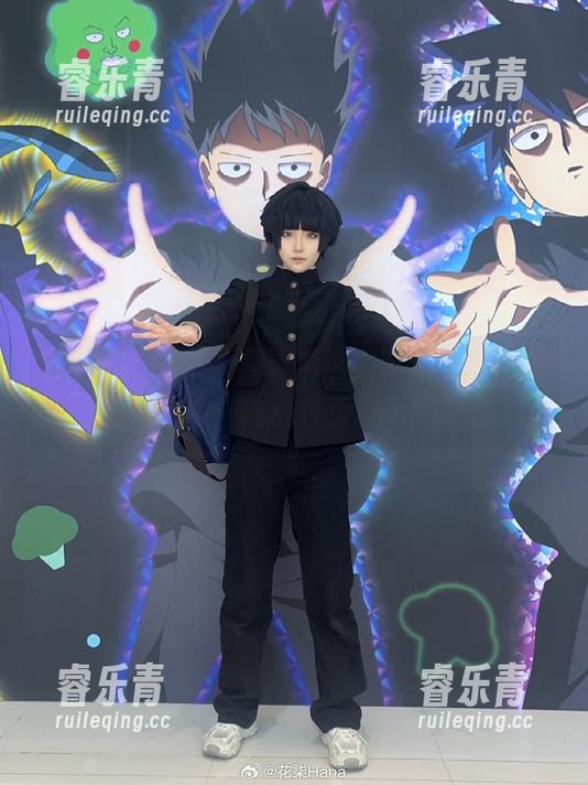 花柒Hana双人写真精选，真心觉得这是对视觉的一种极致折磨啊！.txt