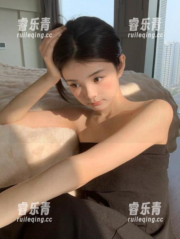 花漾show - 精美绝伦的Egg_尤妮丝纯白系列，飘逸高清原图带你走入梦幻世界.txt