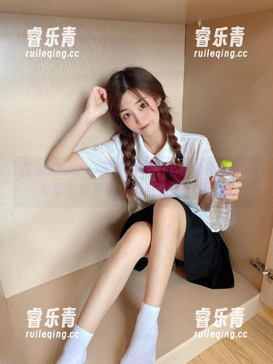 花漾show - 无尽意境：小海臀Rena女友写真全集带你领略绝美风情.txt