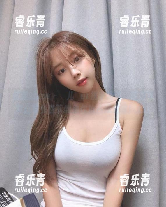 花漾show - 玥儿玥er携手海边，超美写真合集免费下载助你抢占朋友圈！.txt