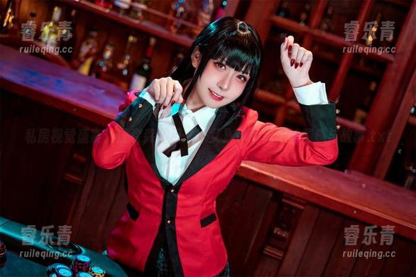 私房视觉盛宴：虎森森《月之修女》作品传达的情感与故事.txt