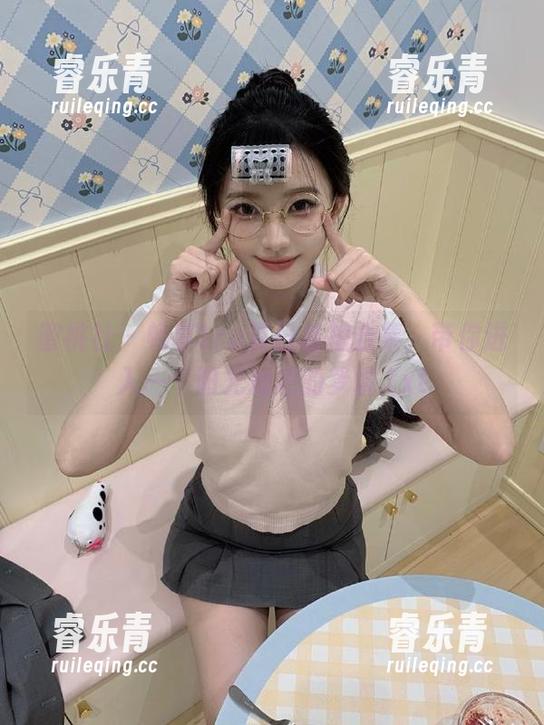 蜜桃社 - 畅享Lra夏日私拍合集，带你进入一个阳光灿烂的梦境.txt
