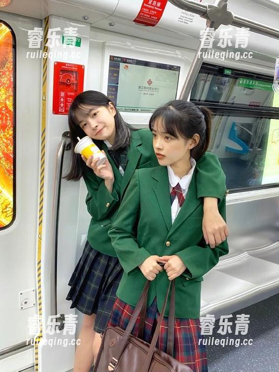 蜜桃社 - 原图精选吴凯莉Kelly泳装写真，游走在时尚与清凉之间，尽显个性风采.txt